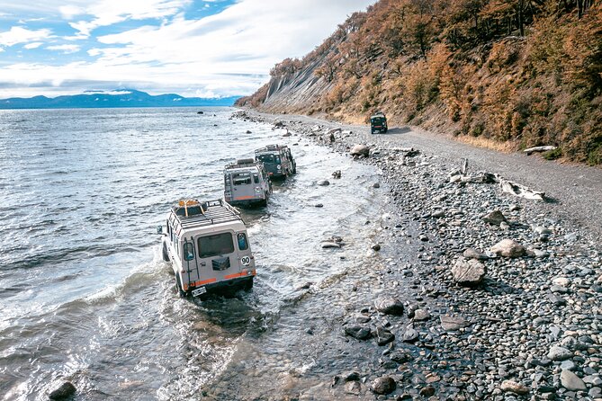 4×4 Off Road Tour to Escondido and Khami Lakes - Lago Escondido: forests and steep mountains for a calmer second act