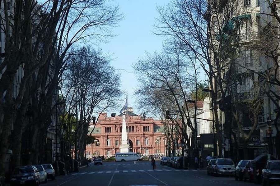 5hs Small Group City Tour of Buenos Aires with Street Food - San Telmo and a Taste of Old-School Buenos Aires
