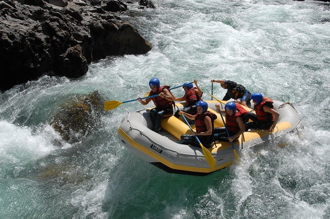 Adrenaline Rafting on the Manso River to the Andes Border - Gear, Safety, and the English-speaking Paddle Plan