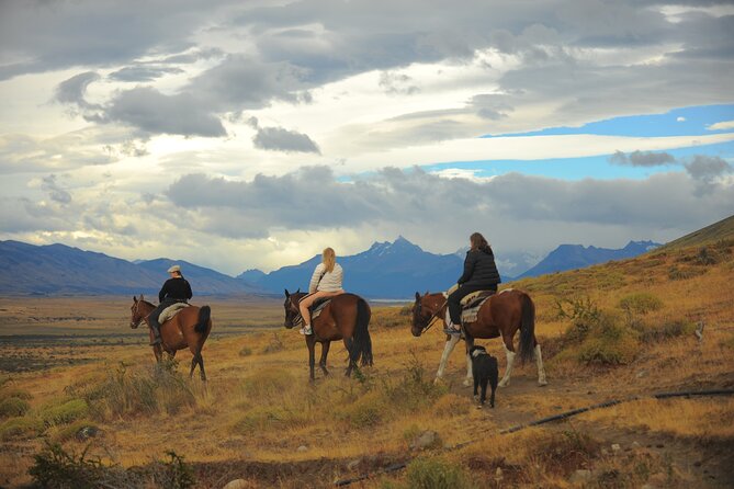 Adventure Horseback Riding on Cerro Frias - Food on the ride: lunch, snacks, or dinner that match the shift you choose