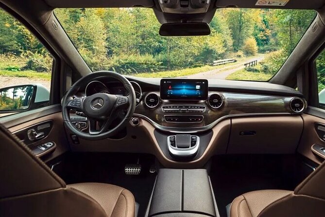 Arrival by Luxury Van from Pistarini Airport EZE to Buenos Aires - Inside the Mercedes V-Class style van: Comfort for small groups