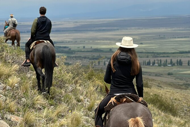Authentic Country Day - The 3-Hour Horse Ride to the Foothills, Plus Wine and Snacks