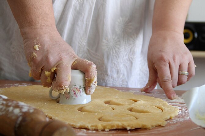 BA: Premium Empanadas & Alfajores Cooking Experience in Palermo - Empanadas From Scratch: Dough, Filling, and the Fold That Makes It