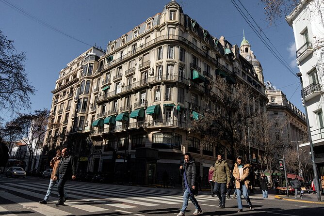 Backstreet Bites of Buenos Aires Cafés, Parrillas and Beyond - How the Tour Moves: Group Size, Pacing, and Guide Energy
