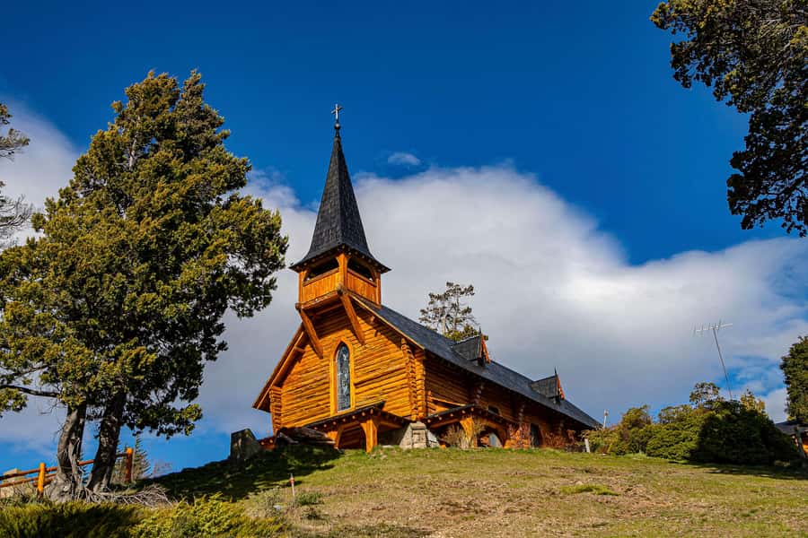Bariloche: Half-Day Small Circuit Tour with Mount Campanario - Angostura Bridge: reflections, colors, and maximum photo angles