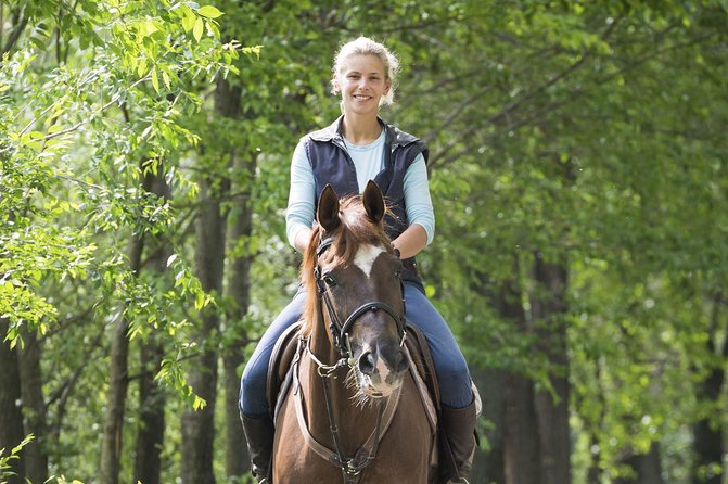 Bariloche Horseback Riding & Traditional Argentine Barbecue Tour - Getting Out of Bariloche: Coach Ride and Arrival Time