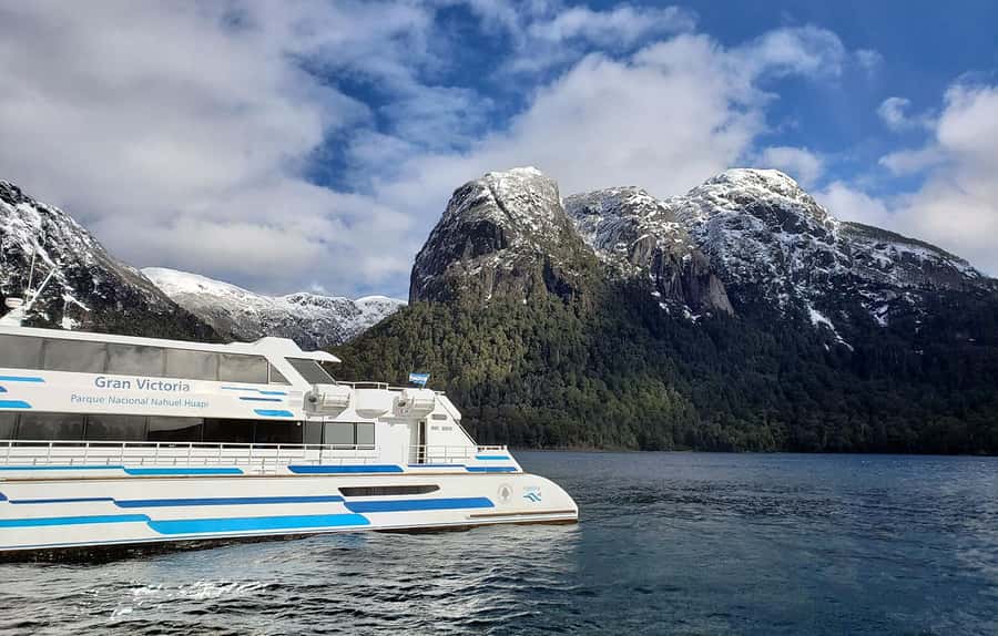 Bariloche: Puerto Blest and Cascada de los Cántaros (Waterfall of the Cantaros) - From Your Hotel to Puerto Pañuelo: The Van Ride That Sets the Pace