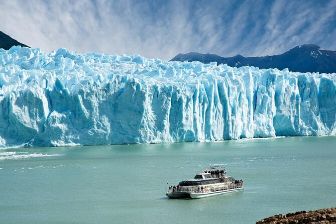 Blue Safari Experience: Hiking and Navigation on Glaciers - Starting point and timing: the 9:00 am rhythm in El Calafate