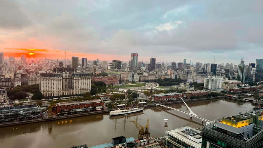 Buenos Aires After Dark: A City Lights & Sunset Experience - Recoleta After Dark: Guided Context Plus Your Own Wandering Time