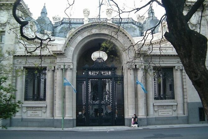 Buenos Aires: Deluxe Walking Tour Like a Local, Recoleta Cemetery - Start at Palacio San Martín, then learn how Buenos Aires wanted to look