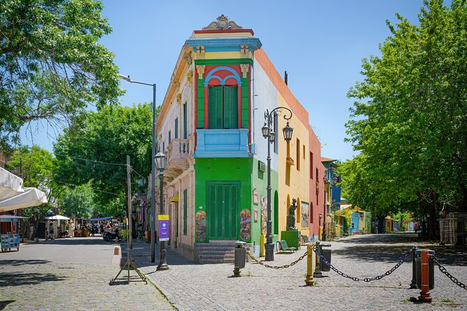 Buenos Aires Highlights Tour with Driver and Guide - Mercado San Telmo and Plaza Dorrego: where the market energy meets the square