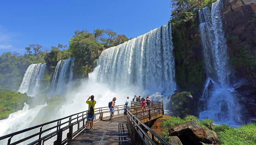 Buenos Aires: Iguazu Falls Private Day Trip with Airfare - Flying to Iguazu and Meeting Your Local Guide on Arrival