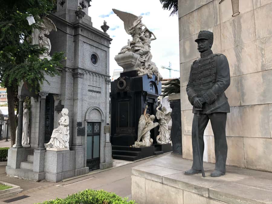 Buenos Aires: La Recoleta Cemetery Guided Tour in English - Evita Perón and the Mystery That Pulls You Forward