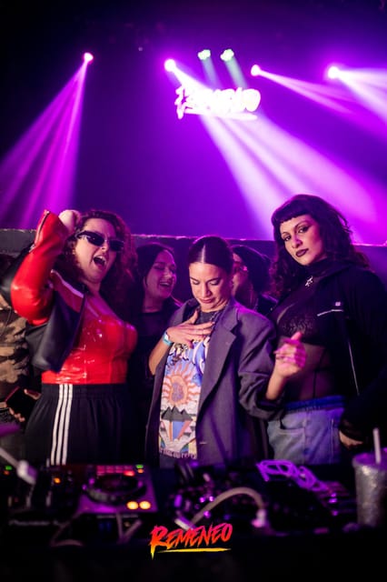 Buenos Aires Nightlife: Party Like a Local - Thursday Palermo bar crawl: Dársena Bar to J.W. Bradley to Lauat