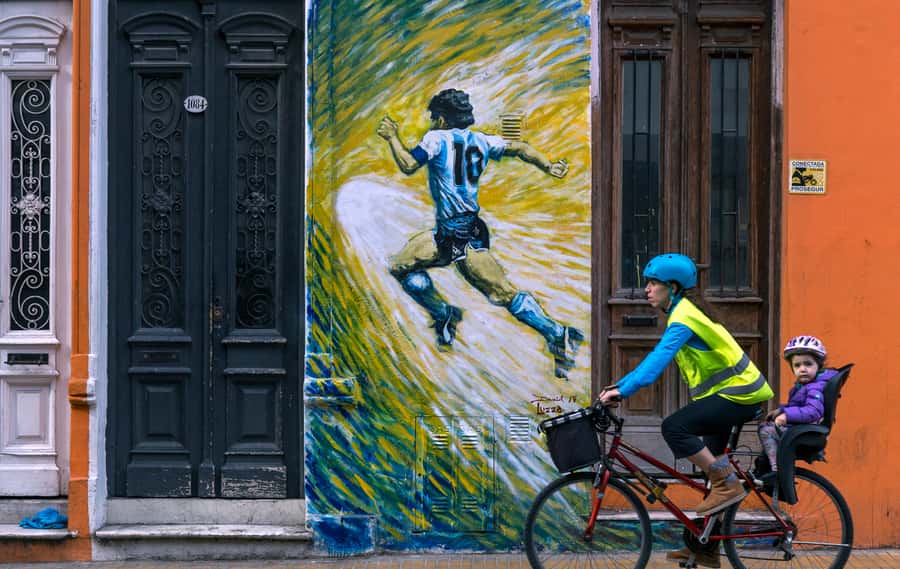 Buenos Aires: Private Photo Tour for Ammateur Photographers - Starting at Fundacion Proa with coffee, camera basics, and a plan