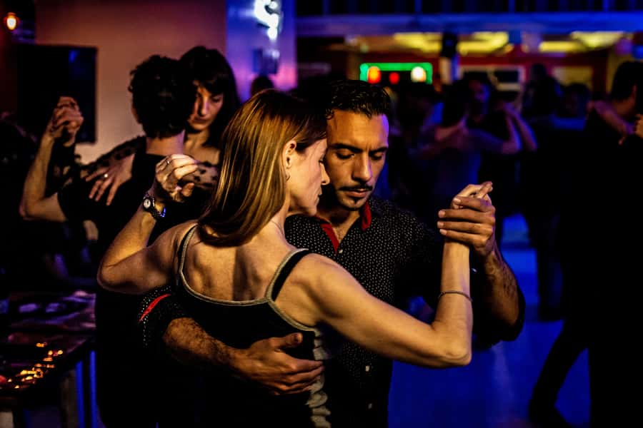 Buenos Aires: Private Tango Lesson - What You Learn in 60 Minutes: Embrace, Walk, Basic Step, Ocho