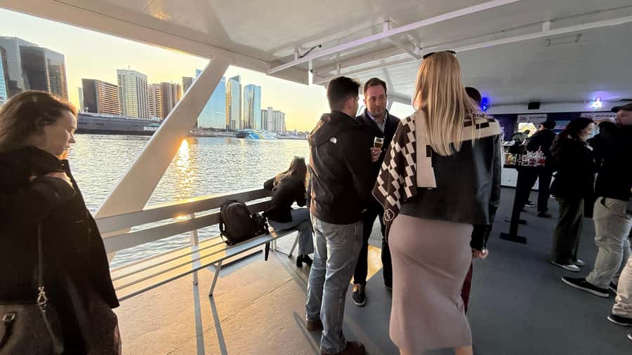 Buenos Aires: Puerto Madero Sunset Cruise with Open Bar - Where you meet, and why arriving early actually helps