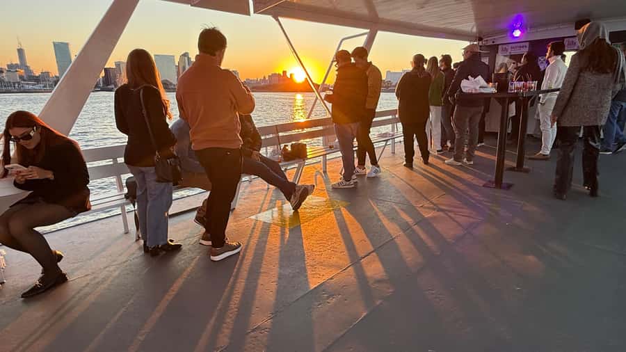 Buenos Aires: Puerto Madero Sunset Cruise with Open Bar - Choose Option 1 or Option 2: dock time vs right-on-departure