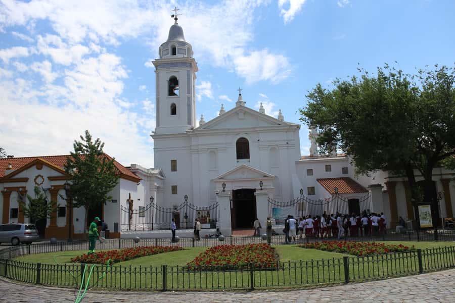 Buenos Aires: Recoleta Neighborhood Walking Tour - Key Things to Know Before You Go