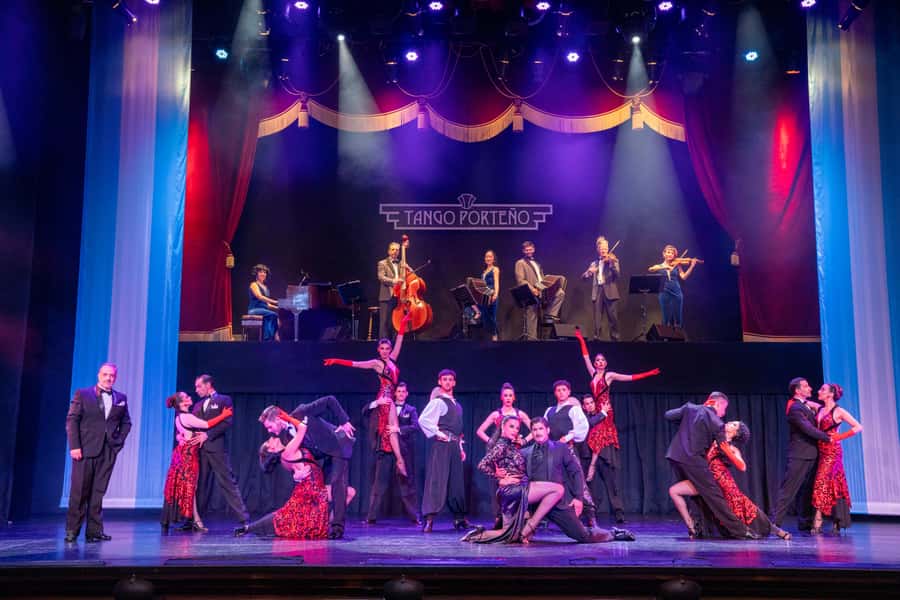 Buenos Aires: Tango Show at Tango Porteño & Optional Dinner - Who should book this tango show, and who might not love the style?