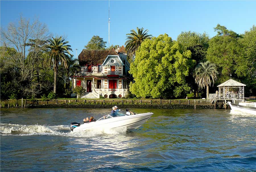Buenos Aires: Tigre Premium with Boat Ride - Río de la Plata first: panoramic Buenos Aires views and River Plate Stadium