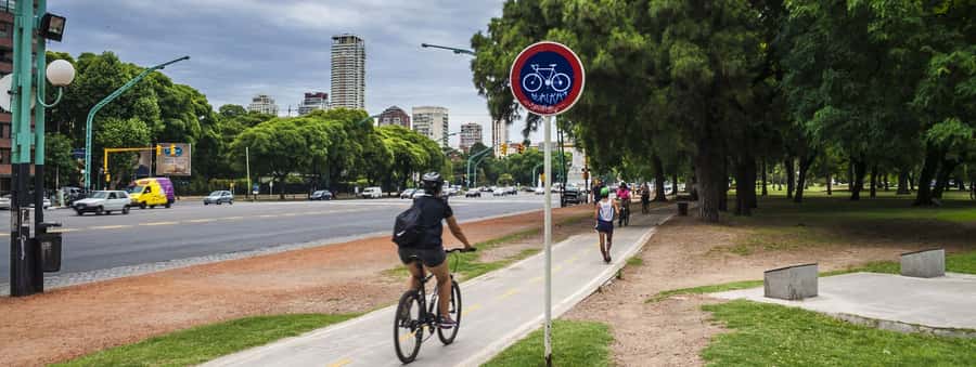City Bike Tour in Palermo and Recoleta - Why Palermo, Recoleta, and Bosques de Palermo fit perfectly on a bike
