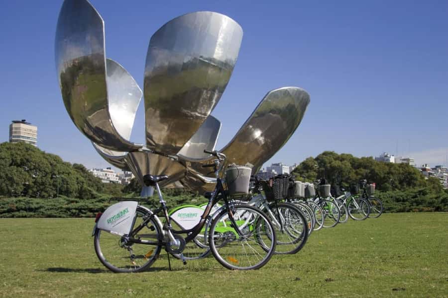 City Bike Tour in Palermo and Recoleta - Plaza de los Dos Congresos: the big finish in view
