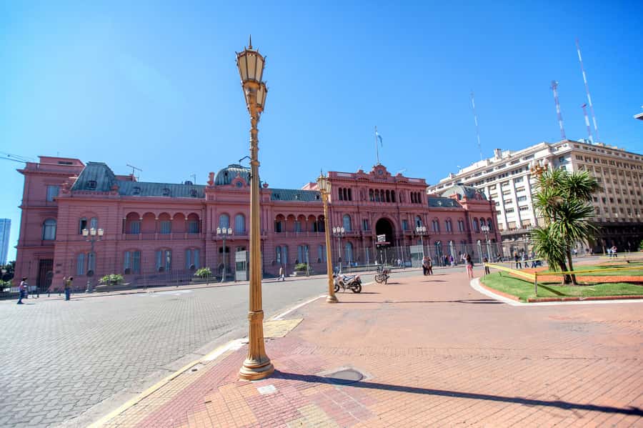 Classic City Tour of Buenos Aires: Neighborhoods and Emblems - San Nicolás and Montserrat, where politics and institutions take over