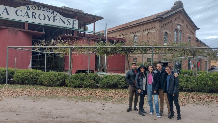 Córdoba: Wine Tour Privado a Colonia Caroya - Día completo - Stop one: vineyard walk that actually connects to taste