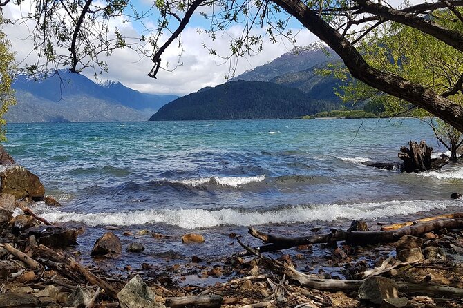 El Bolson and Lago Puelo Sightseeing Tour - Pitriquilton Hill and Las Golondrinas Farm: views plus a farming stop