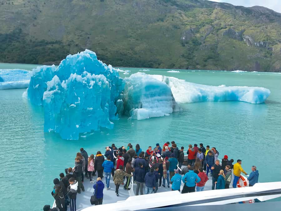 El Calafate: Glaciers Gourmet Experience - Full Day Cruise - A full-day glacier cruise that actually feels comfortable