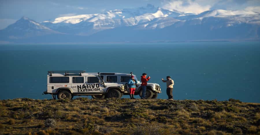 El Calafate: Native Cultures 4x4 Half-Day Excursion - Hotel pickup, a van transfer, and your first look at Lago Argentino
