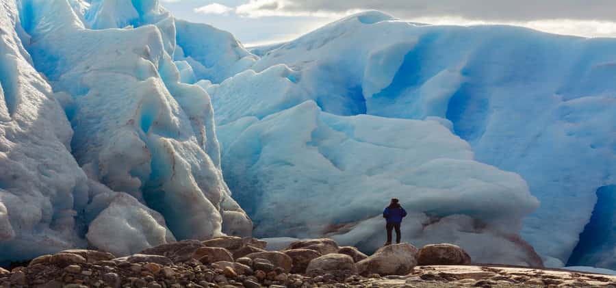 El Calafate: Safari Azul Los Glaciares Trekking Tour - Hotel pickup and the Bajo de las Sombras timing that shapes the day