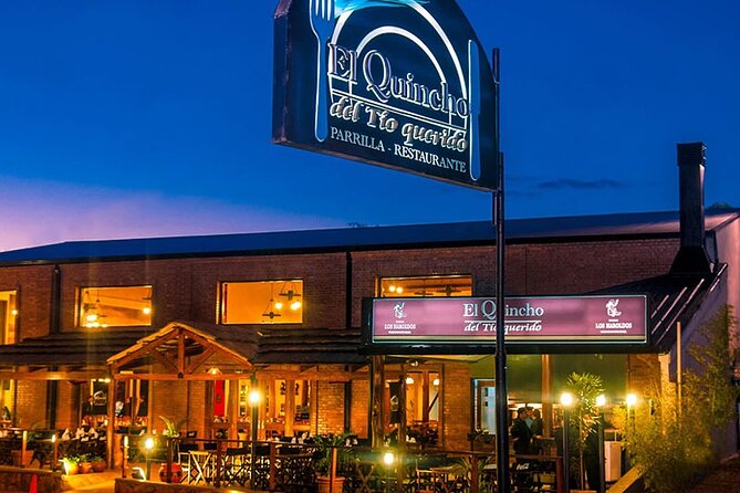 El Quincho Del Tio Querido - Dinner And Show from Foz do Iguaçu - El Quincho del Tío Querido: the food setup and what it means for your appetite
