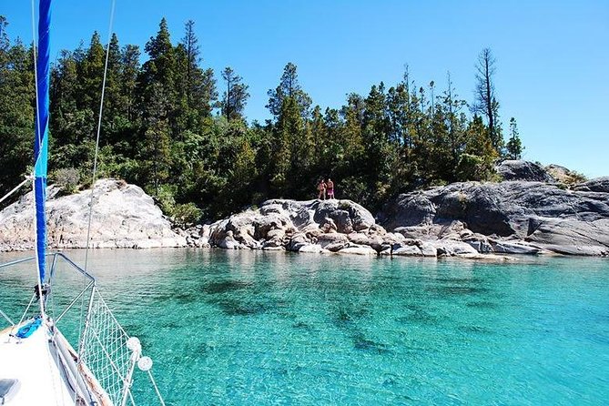 Exclusive Sailboat Trip through the Lakes of Bariloche - When the wind is weak: what sailing looks like in real life