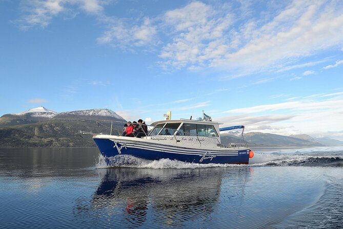 Excursion through the Beagle Channel on a Tango Yacht - Beagle Channel on a Tango Yacht, a calmer way to see Ushuaia’s waterline