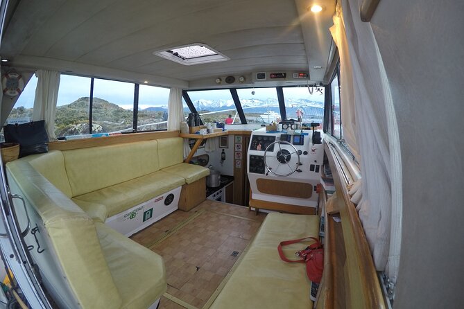 Excursion through the Beagle Channel on a Tango Yacht - Faro Les Eclaireurs: lighthouse views with the boat as your sheltered base