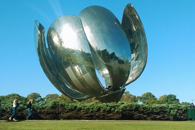 Experience Recoleta in Buenos Aires Little Paris - Floralis Generica: the 20-meter metal flower that moves on sunlight