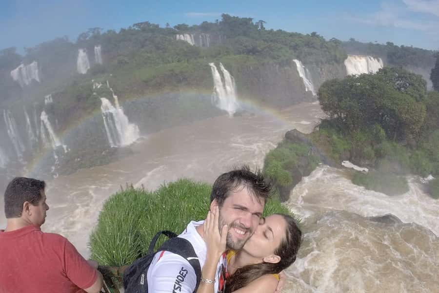 Explore Iguazu Falls in Brazil: An Unforgettable Experience - Transfers, hotel pickup, and how the meeting point can affect your stress level