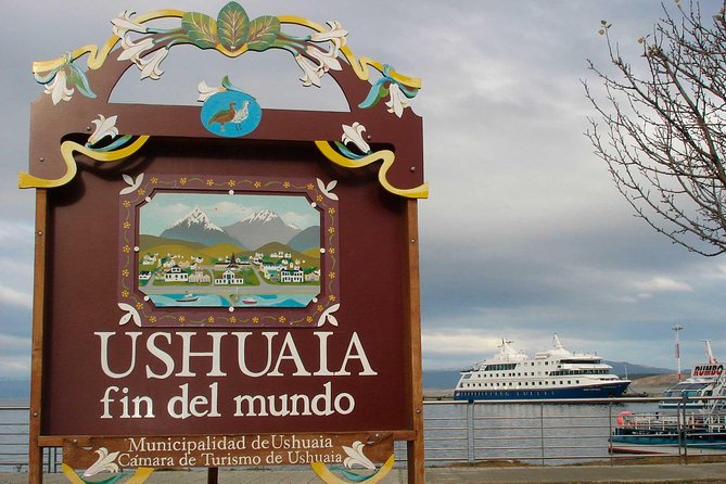 Exploring Ushuaia: Double Decker Bus Tour - Season choice: October to April double decker vs winter Bondi 4x4 Spanish only