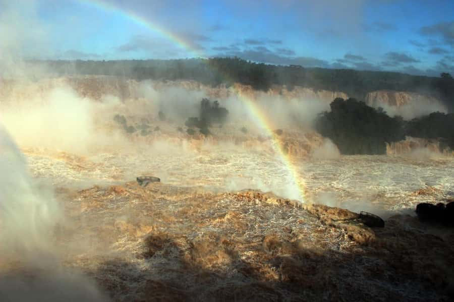Foz do Iguaçu: Brazil/Argentina Sides Iguazu Falls Day Tour - Two Countries, One Big Water Day: What You Really Get