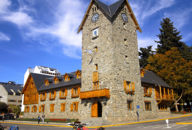 From Bariloche: Half-Day Circuito Chico Sightseeing Tour - Puerto Pañuelo, Islands, and the Lake Life Feel
