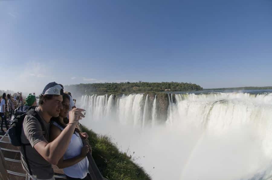 From Foz do Iguaçu: Argentinean Falls Tour with Pickup - The Foz do Iguaçu start and the bridge into Argentina
