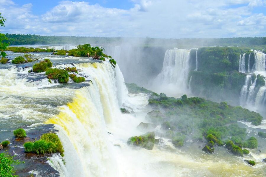 From Foz do Iguaçu: Brazilian Side of the Falls with Ticket - Lunch and Souvenirs: How to Use the Meal Break Well