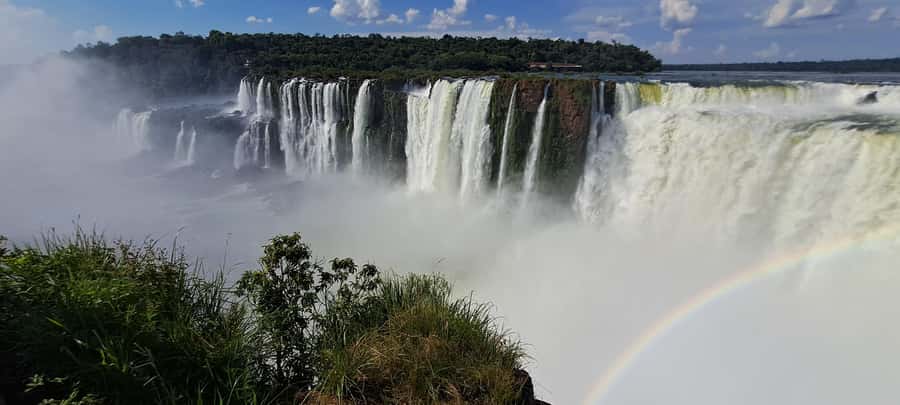 From Foz do Iguaçu: Tour to Argentinian Falls - Your Guide: More Than Directions in a Tri-Country Border Zone
