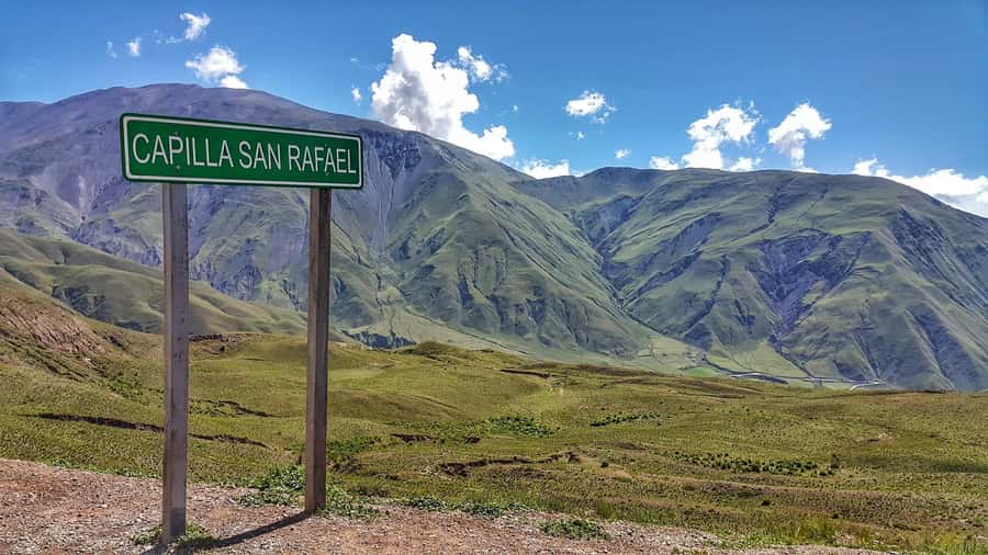 From Salta: Day Trip to Cachi and the Calchaquí Valleys - Piedra del Molino, Straight of Tin-Tin, and Payogasta: passes, altitude, and quick moments