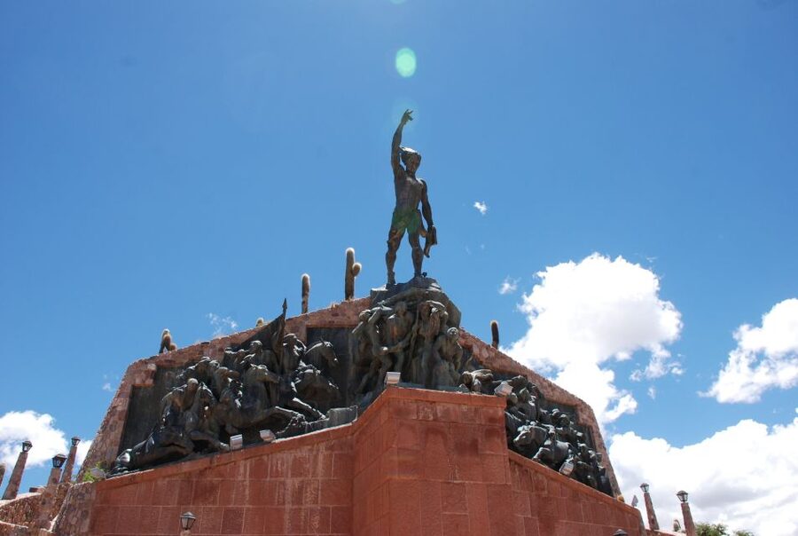 Full-Day Tour to Humahuaca from Salta - Humahuaca Town: Plaza Time, Church Views, and History