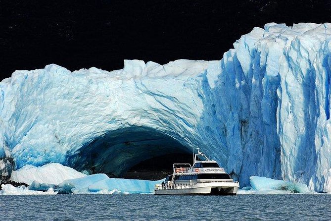 Full Day Tour to Perito Moreno Glacier including Navigation - Pasarelas Perito Moreno: footbridges that make the glacier feel bigger