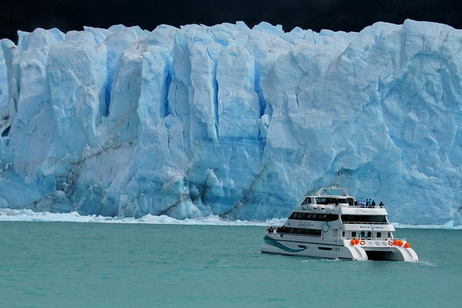 "Glaciares Gourmet" - Maria Turquesa Cruiser Navigation (classic) - Escuadra Bay, Condor Nesting Wall, and the middle-glacier sequence