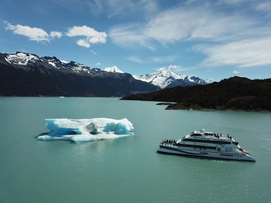 Gourmet Glacier Cruise & Footbridges of Perito Moreno - The María Turquesa cruise: Boca del Diablo, Upsala Channel, and Spegazzini Channel
